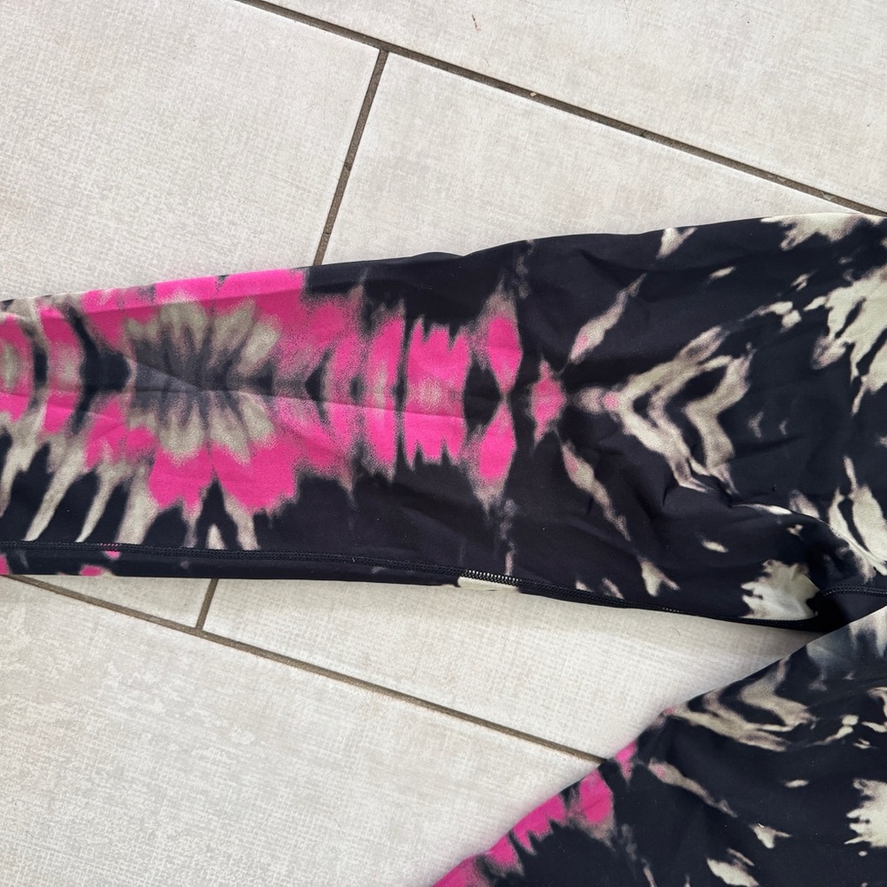 Noli Black tie dye work out leggings